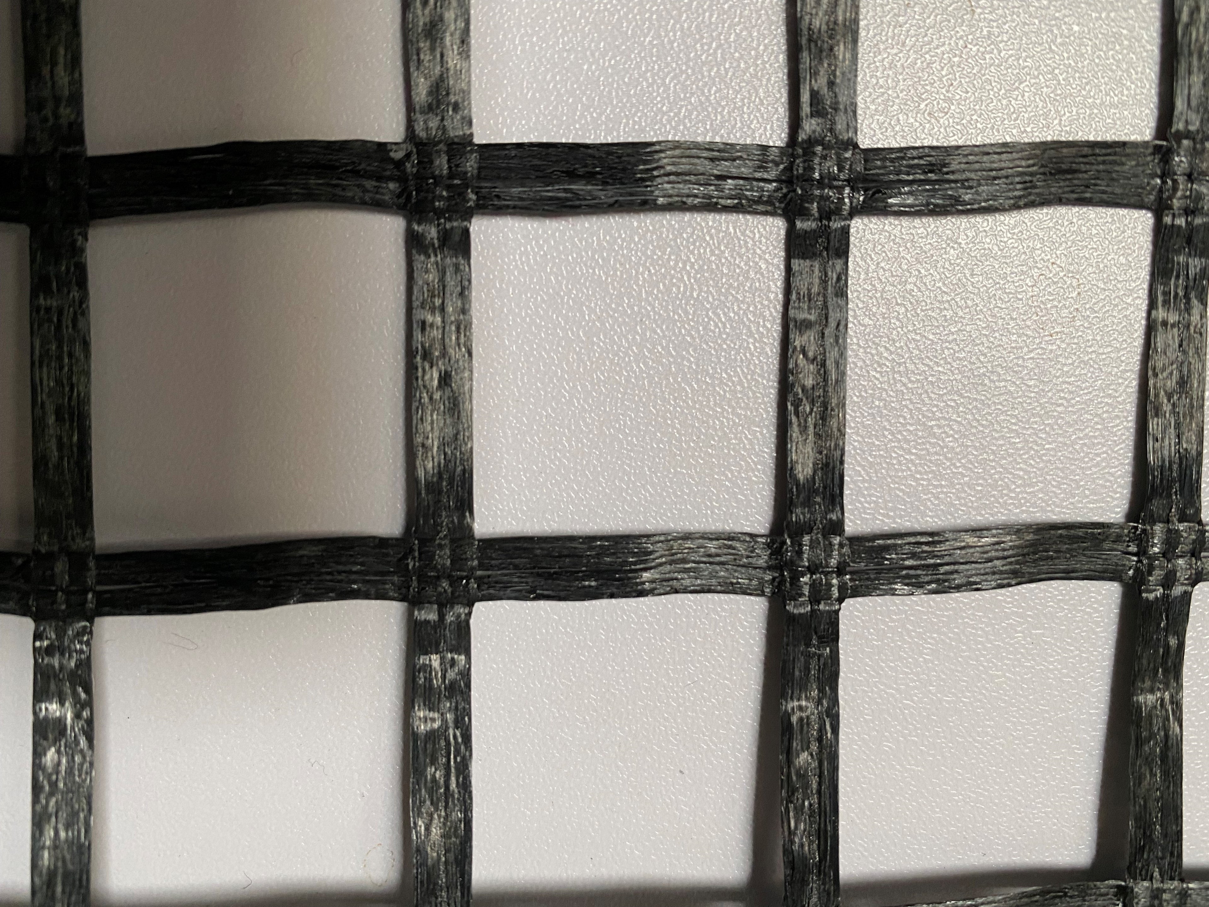 Geogriglia in poliestere 40/40 kN/m 25x25 mm rotolo 2,0x50 m (100 m²)