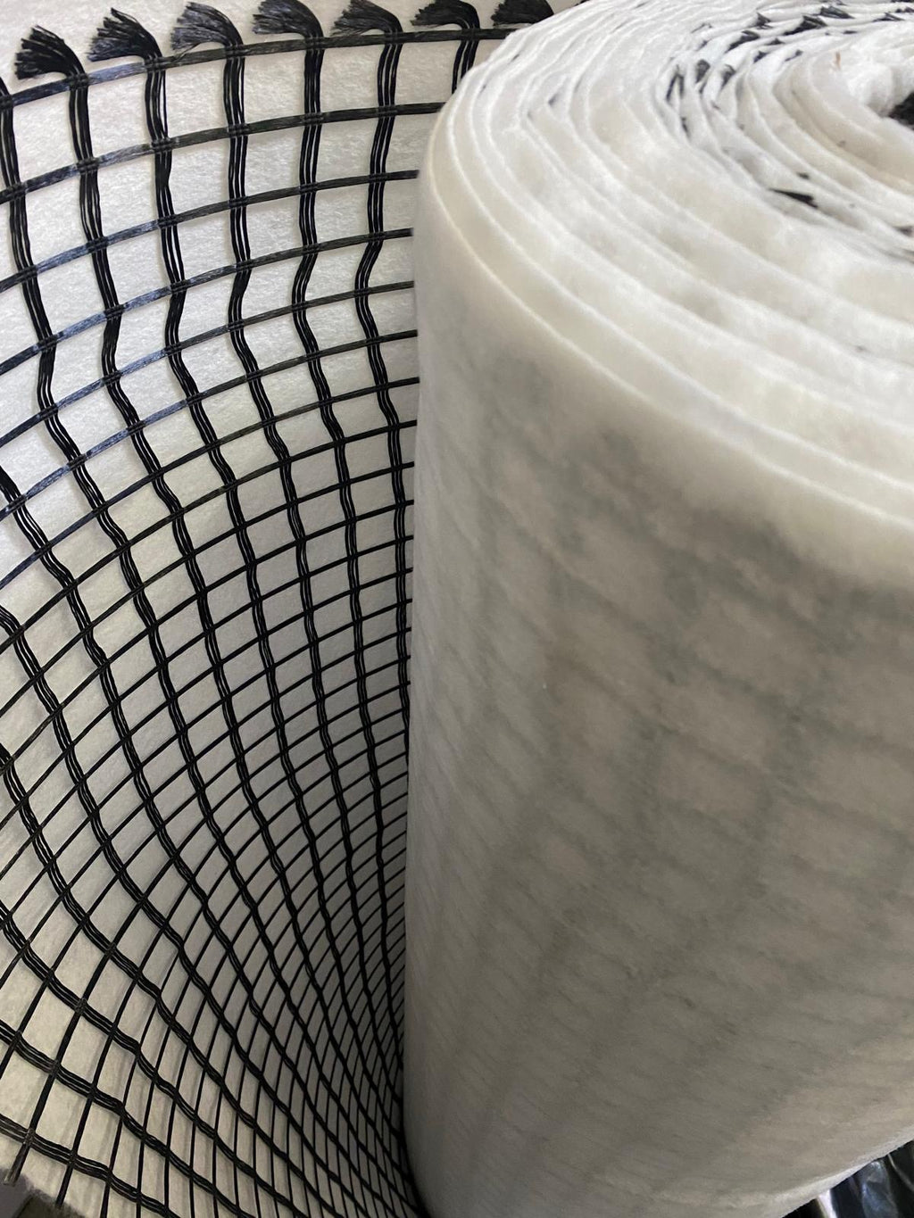 Geocomposito PETGGPM 50/50 25x25 & PP-150 CRG3, 1,95x50 (97,5 m²)